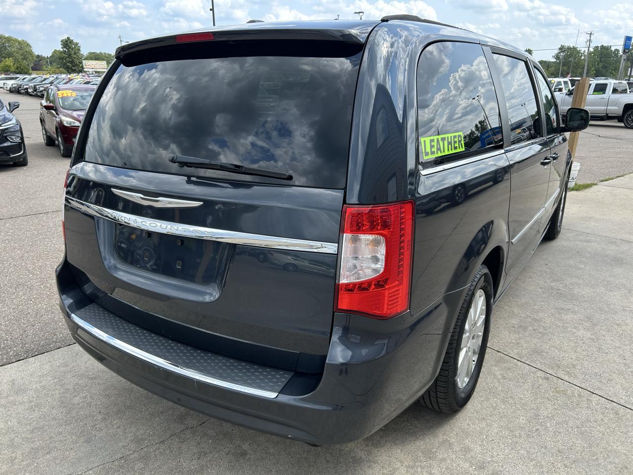 Chrysler Town & Country 4dr Wgn Touring 2013