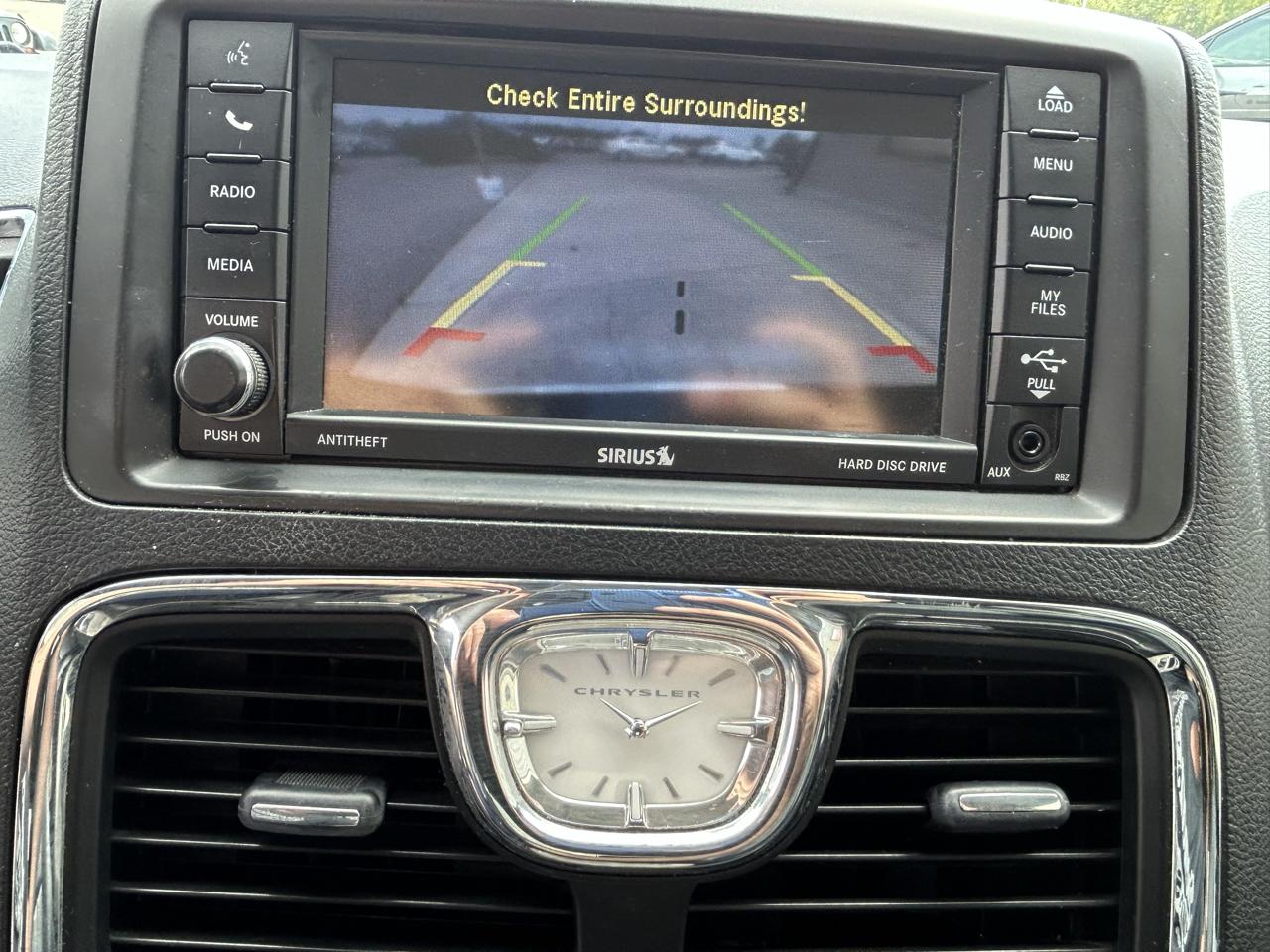 Chrysler Town & Country 4dr Wgn Touring 2013