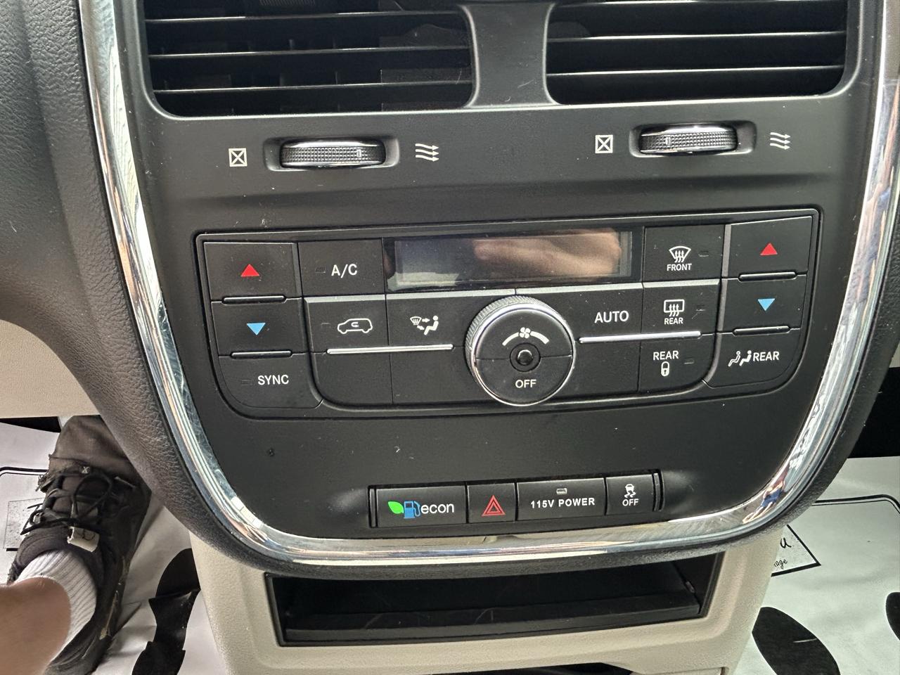 Chrysler Town & Country 4dr Wgn Touring 2013