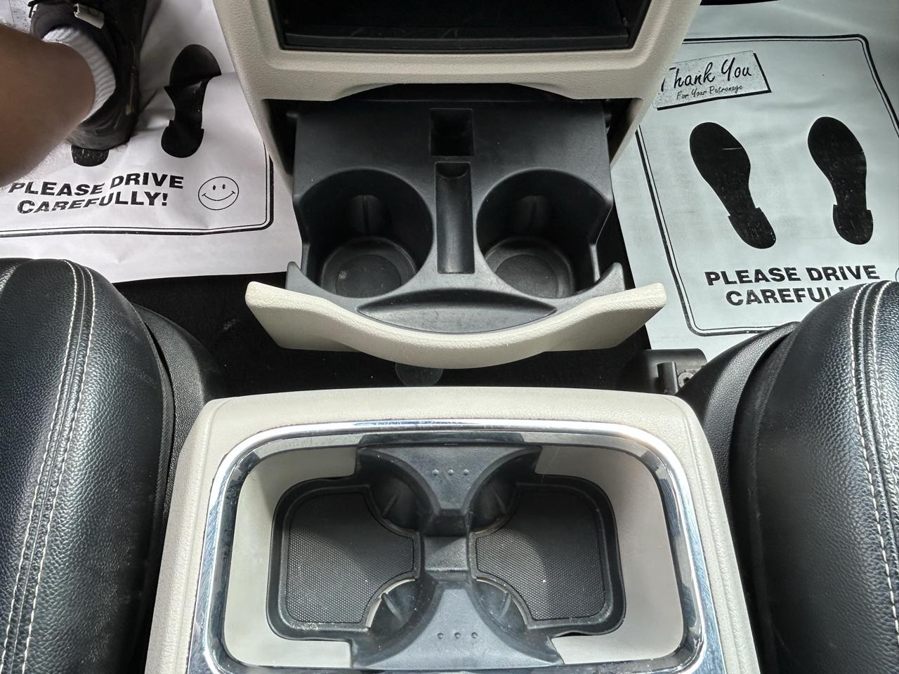 Chrysler Town & Country 4dr Wgn Touring 2013