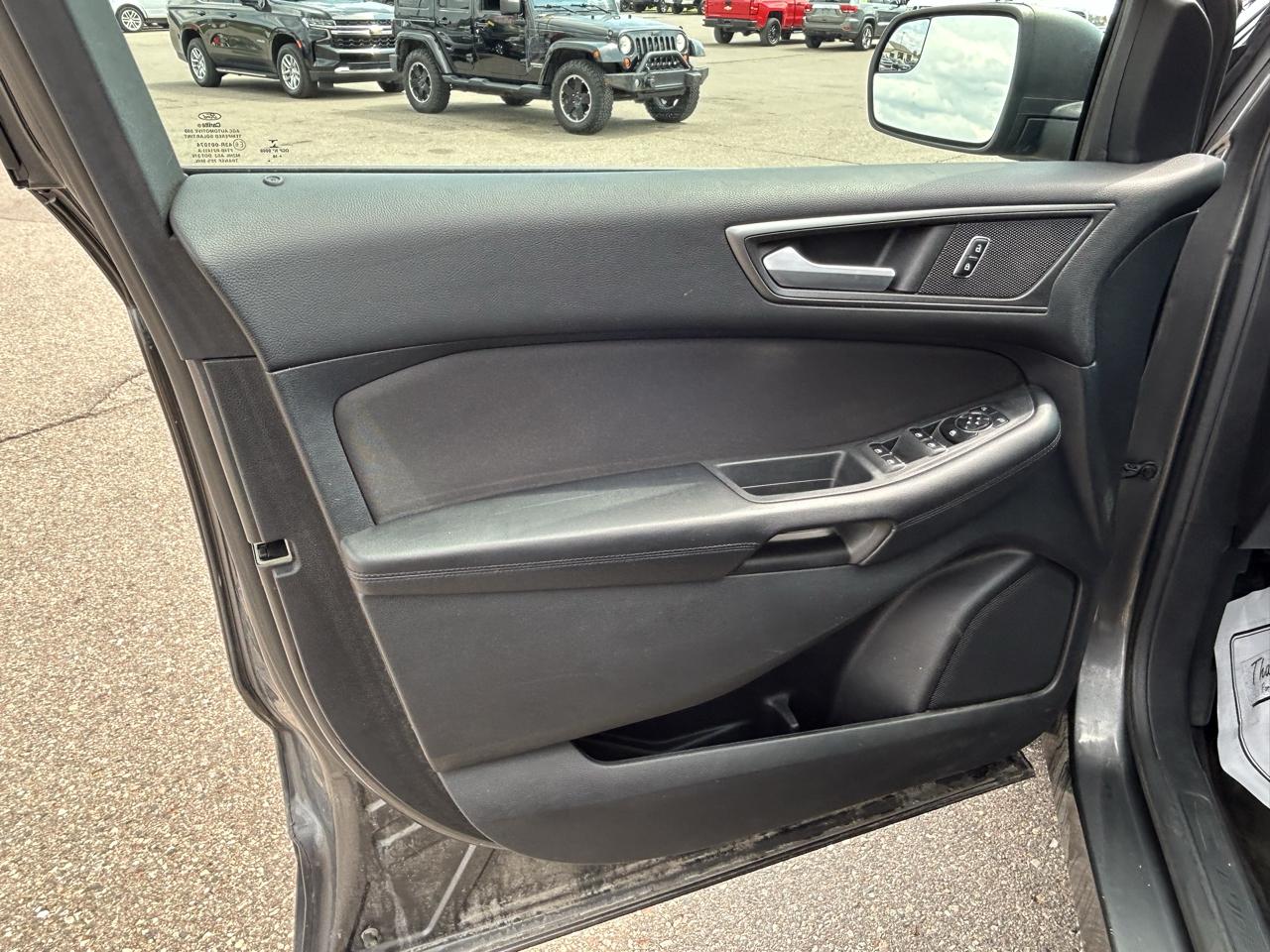 Ford Edge 4dr SE FWD 2016