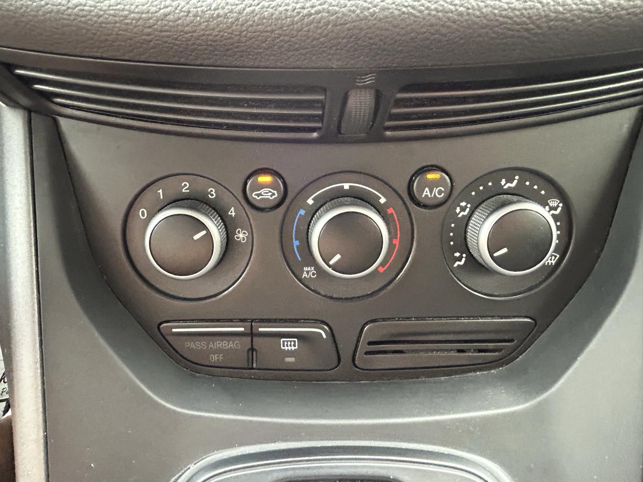 Ford Escape FWD 4dr S 2014