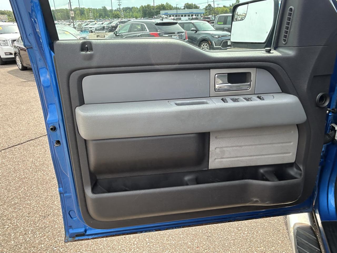 Ford F-150 4WD SuperCrew 145" XLT 2011