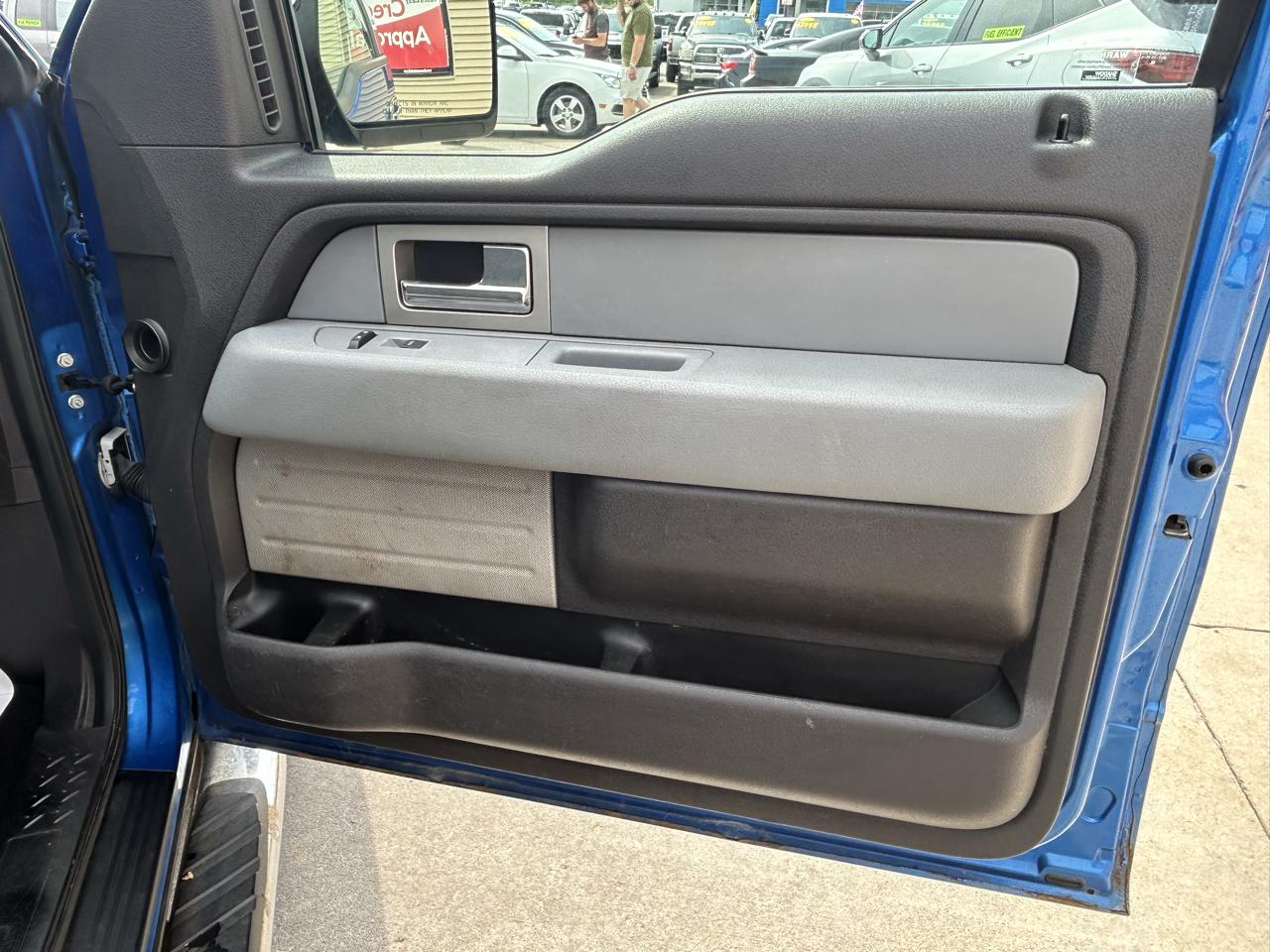Ford F-150 4WD SuperCrew 145" XLT 2011
