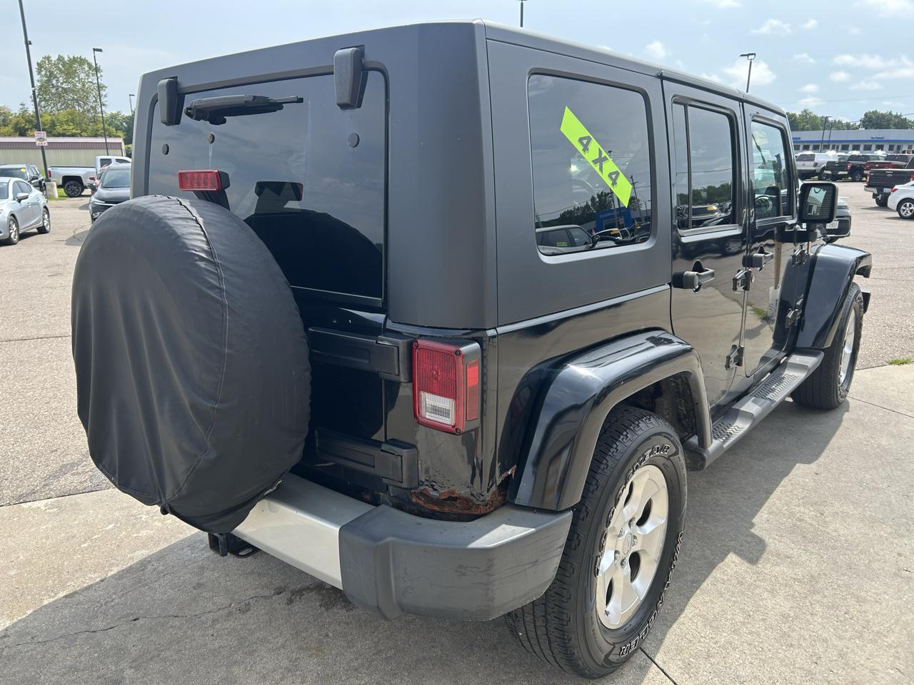 Jeep Wrangler Unlimited 4WD 4dr Sahara 2011