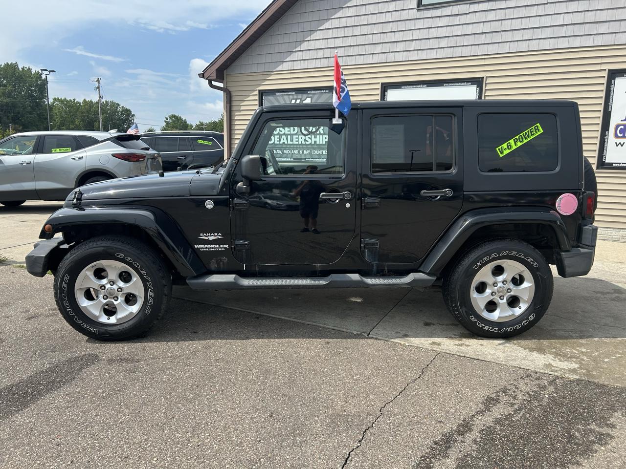 Jeep Wrangler Unlimited 4WD 4dr Sahara 2011