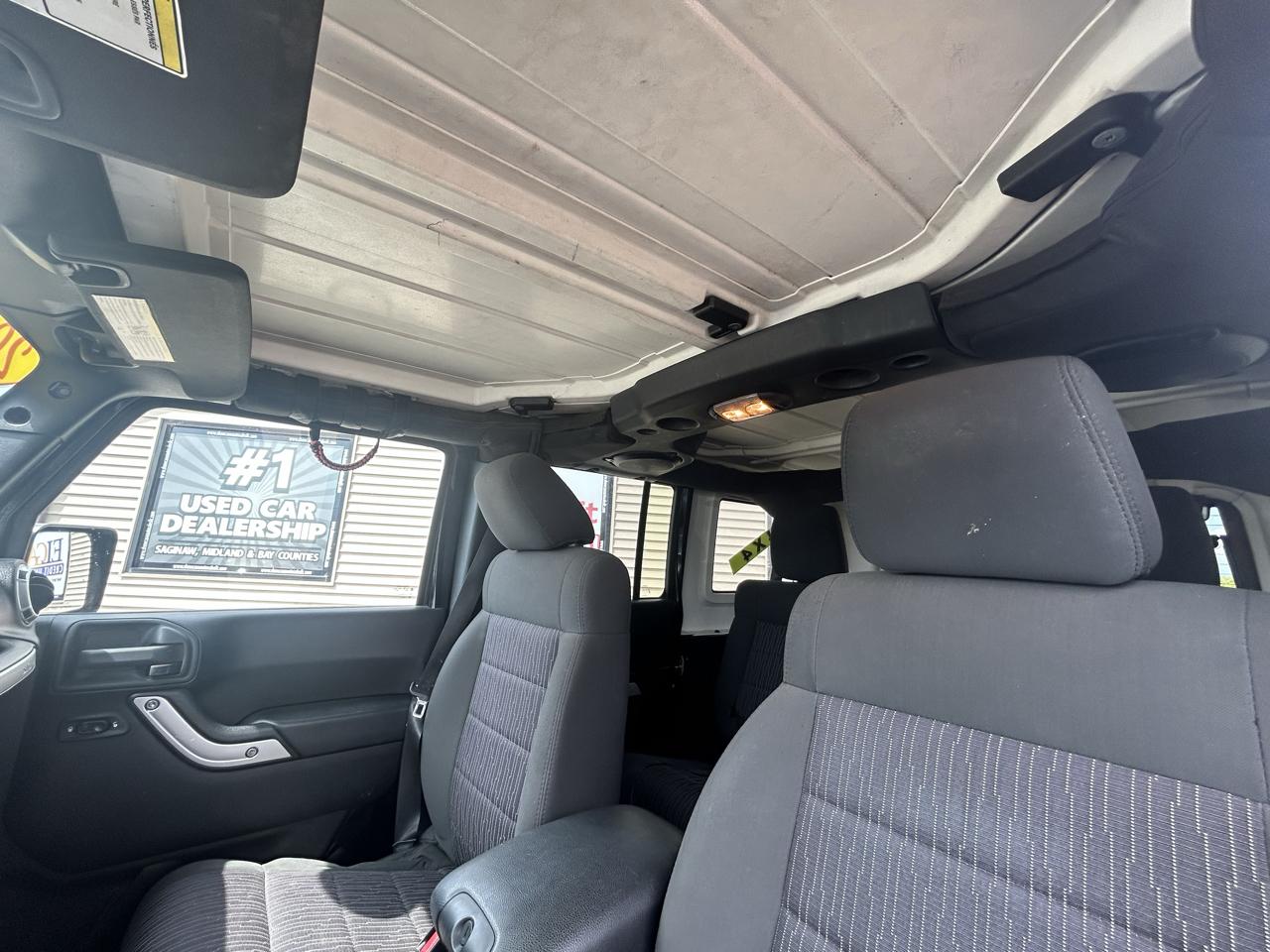 Jeep Wrangler Unlimited 4WD 4dr Sahara 2011