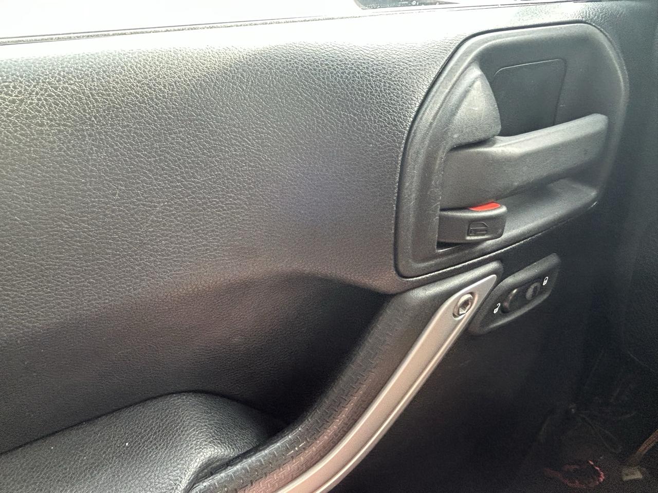 Jeep Wrangler Unlimited 4WD 4dr Sahara 2011