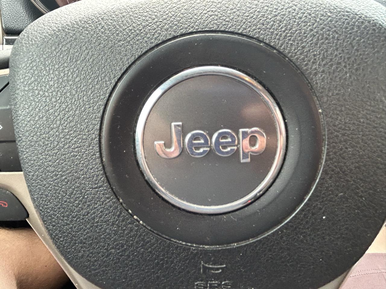 Jeep Grand Cherokee 4WD 4dr Laredo 2016