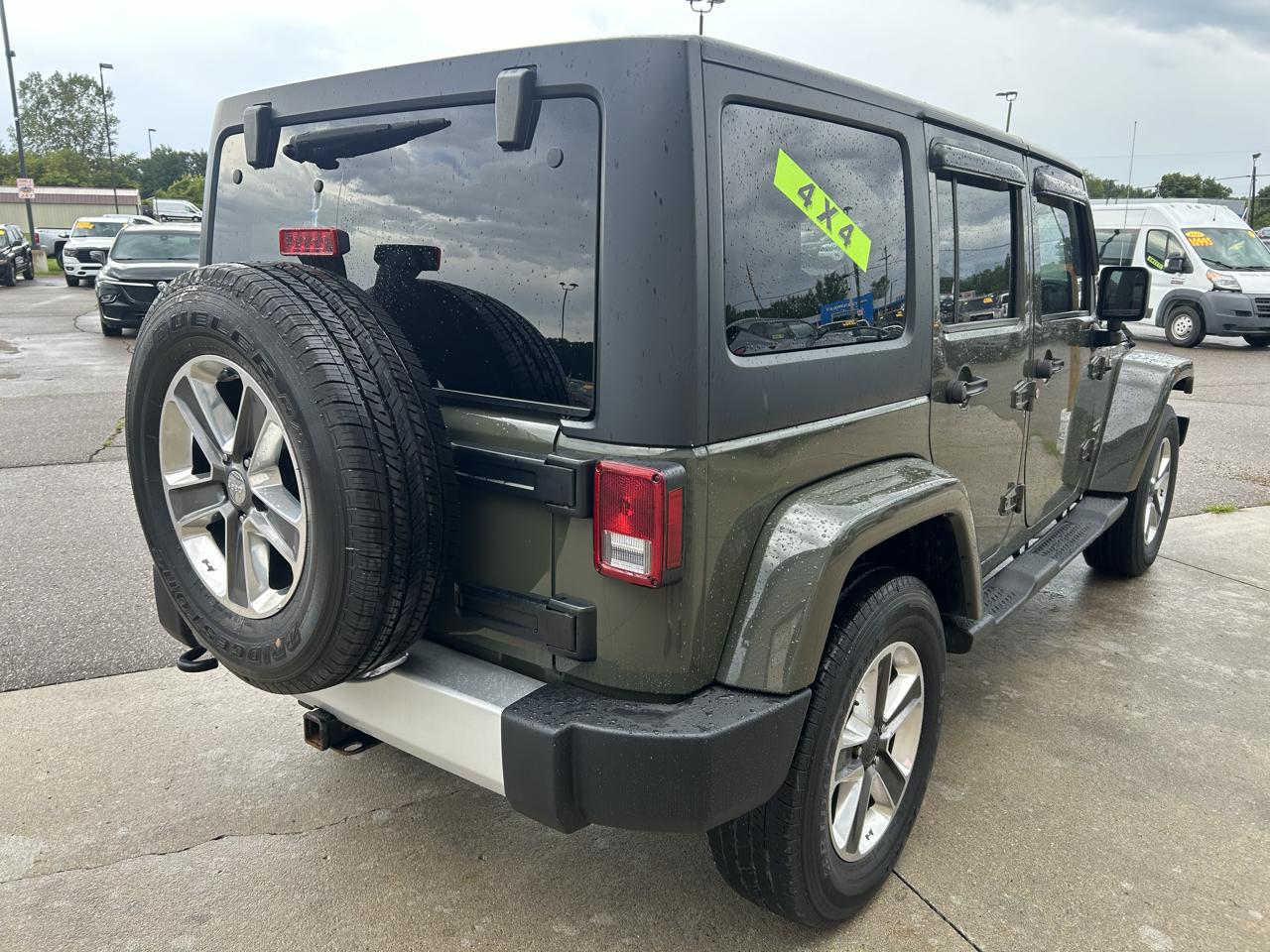 Jeep Wrangler Unlimited 4WD 4dr Sahara 2015