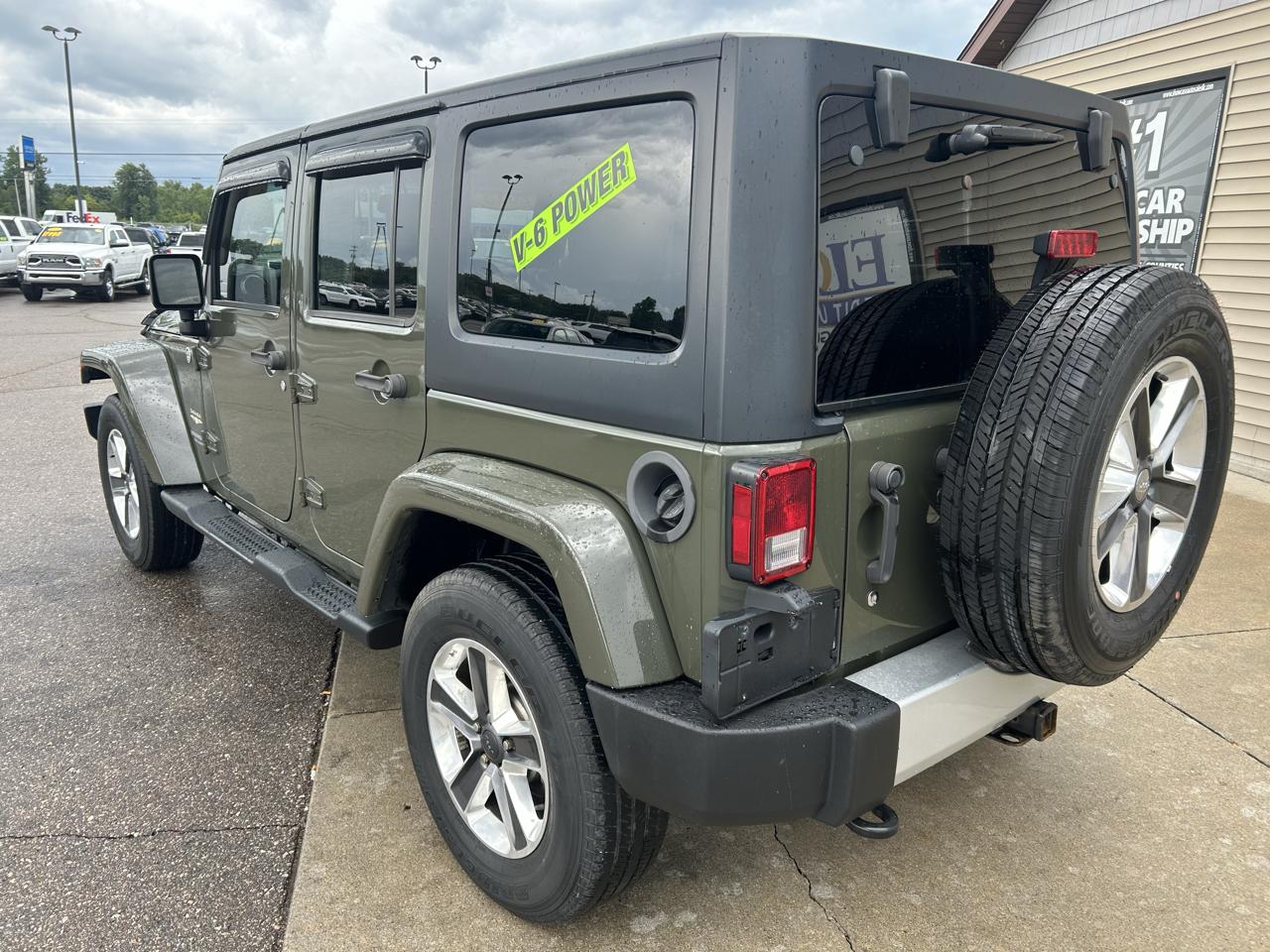 Jeep Wrangler Unlimited 4WD 4dr Sahara 2015