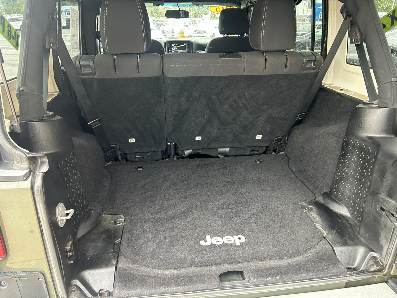 Jeep Wrangler Unlimited 4WD 4dr Sahara 2015