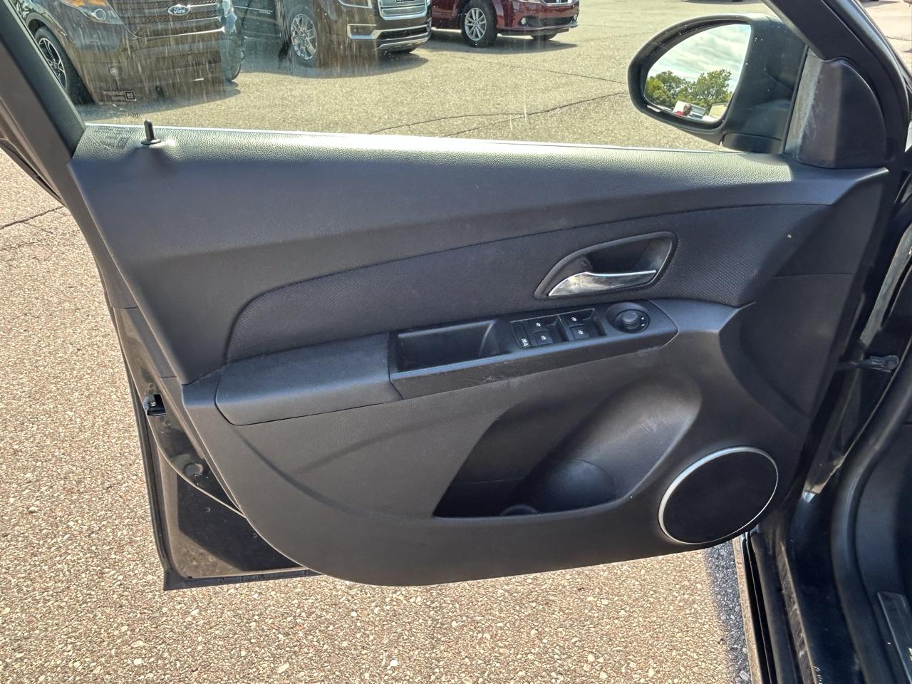 Chevrolet Cruze 4dr Sdn LT w/1LT 2011