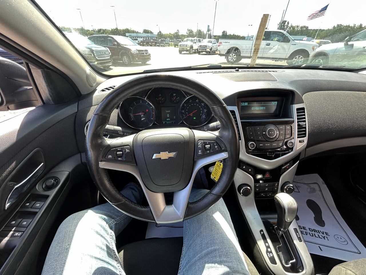 Chevrolet Cruze 4dr Sdn LT w/1LT 2011
