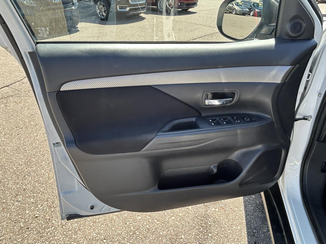 Mitsubishi Outlander AWC 4dr SEL 2016