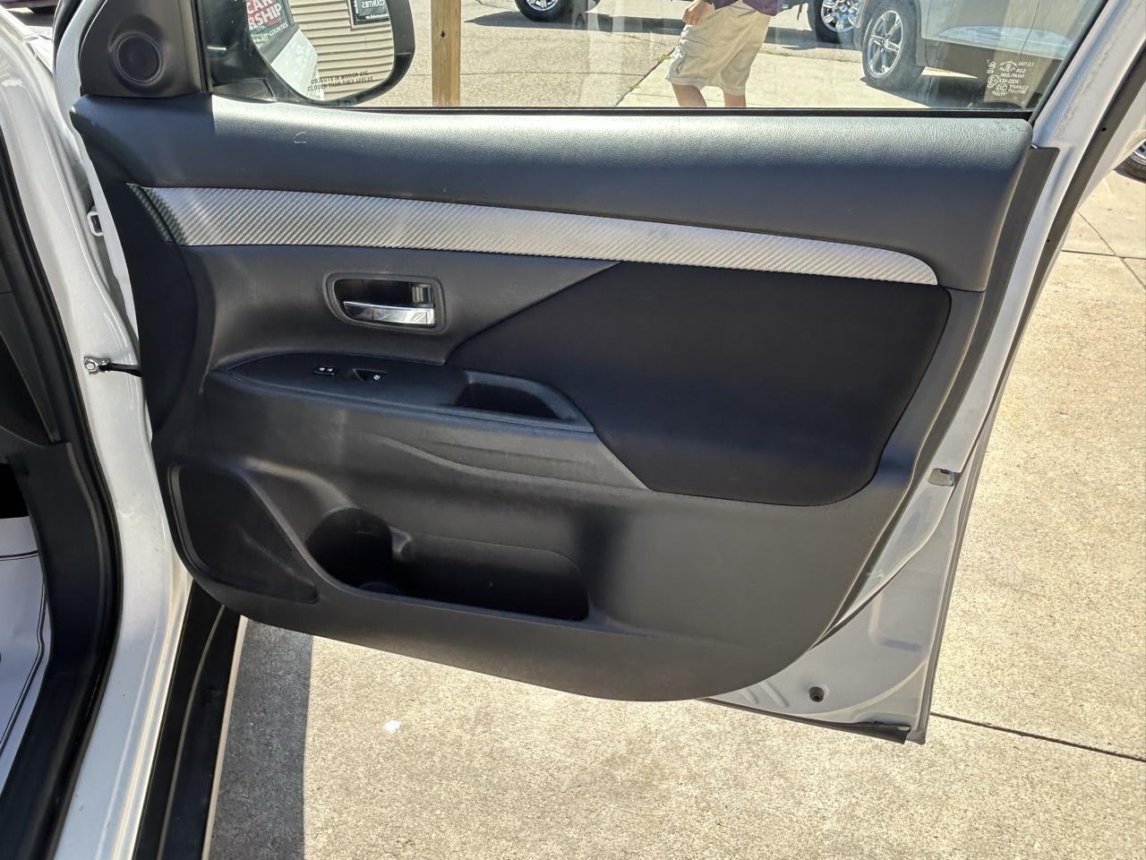 Mitsubishi Outlander AWC 4dr SEL 2016