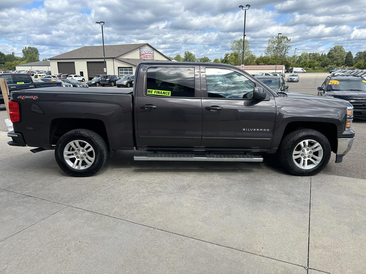 Chevrolet Silverado 1500 4WD Crew Cab 143.5" LT w/1LT 2015