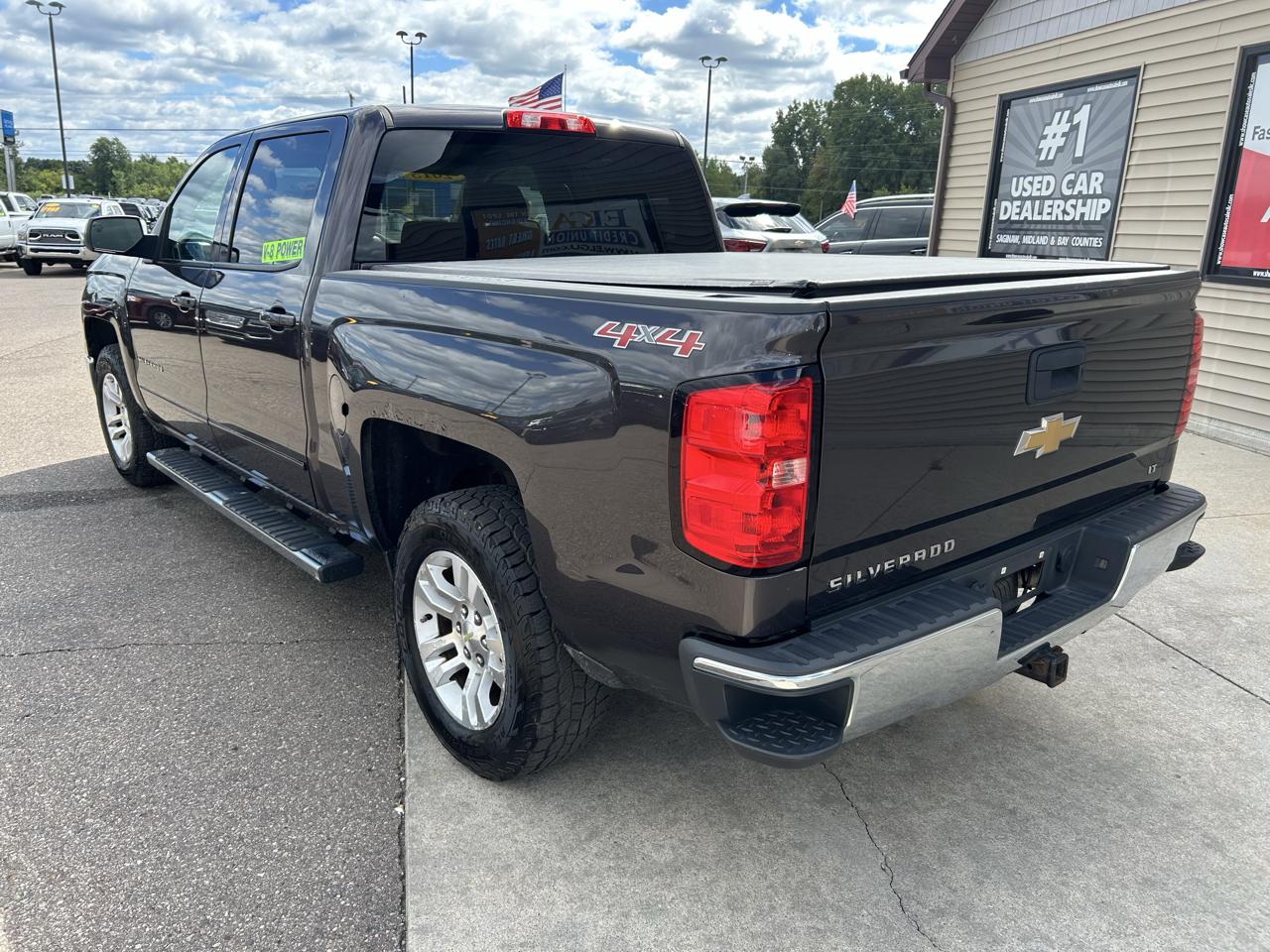Chevrolet Silverado 1500 4WD Crew Cab 143.5" LT w/1LT 2015