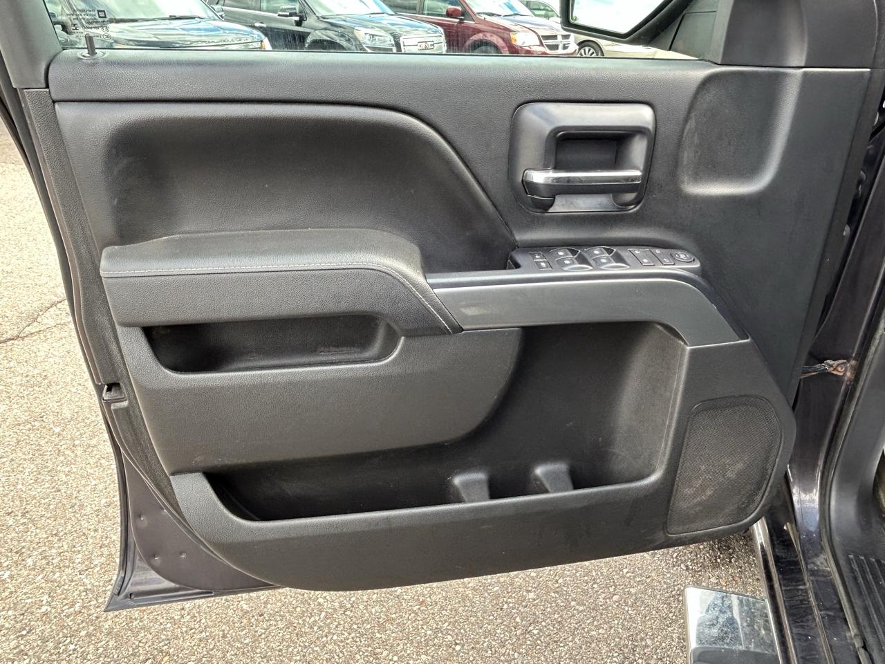 Chevrolet Silverado 1500 4WD Crew Cab 143.5" LT w/1LT 2015
