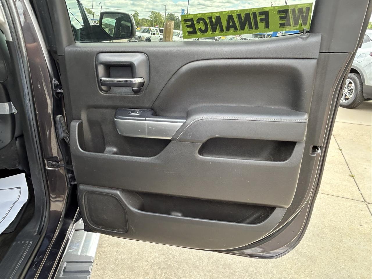 Chevrolet Silverado 1500 4WD Crew Cab 143.5" LT w/1LT 2015