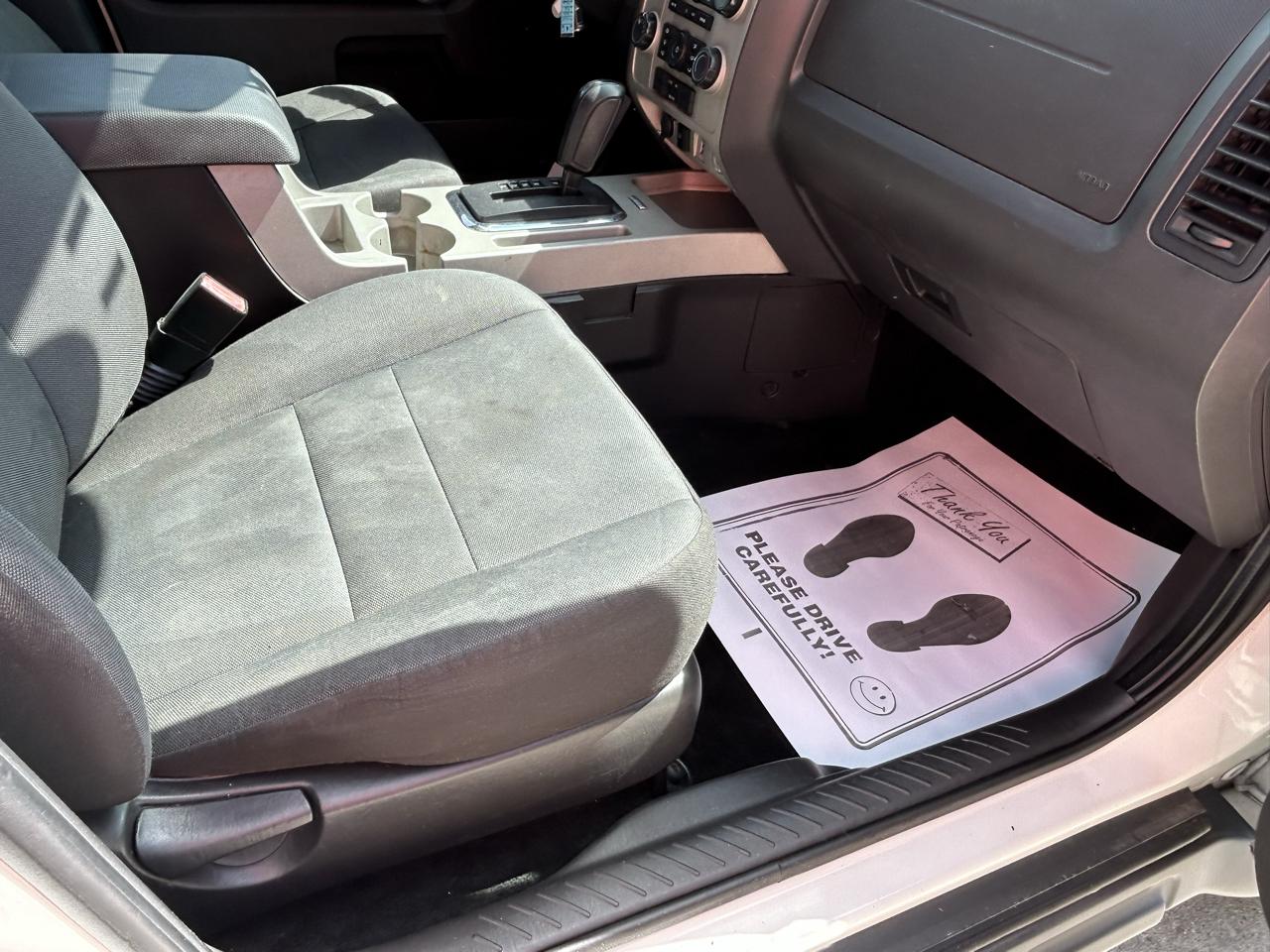Ford Escape 4WD 4dr XLT 2012