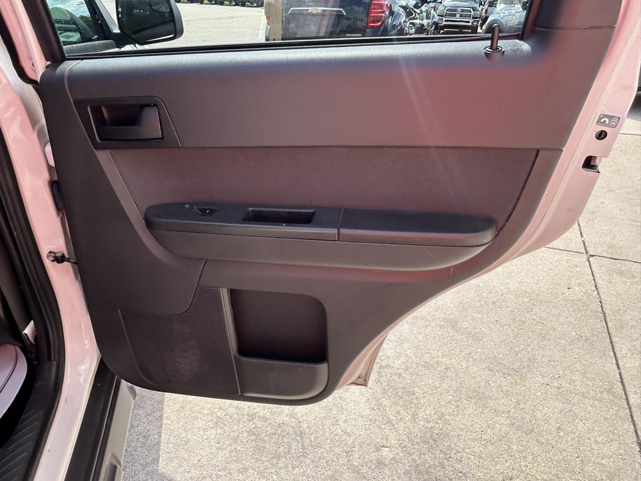 Ford Escape 4WD 4dr XLT 2012