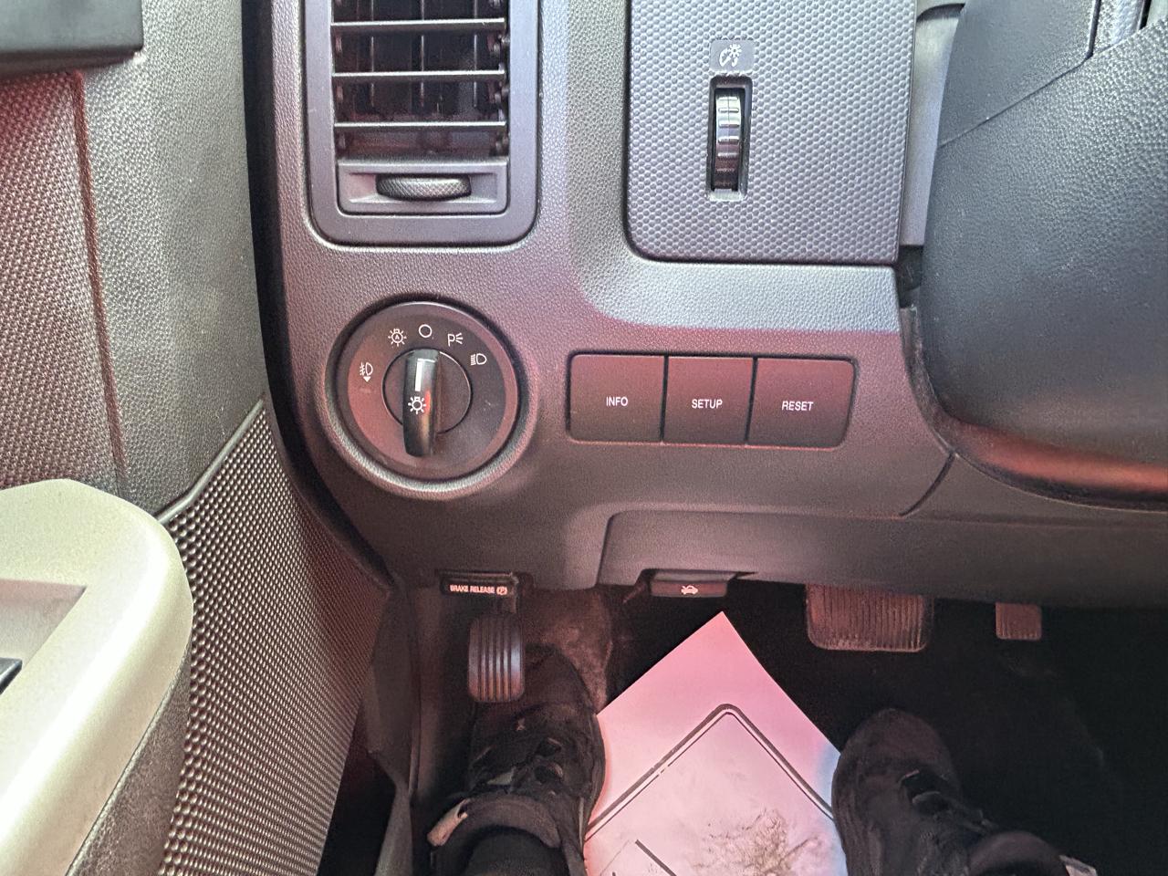 Ford Escape 4WD 4dr XLT 2012