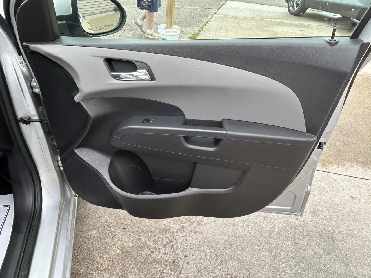 Chevrolet Sonic 4dr Sdn Auto LT 2015