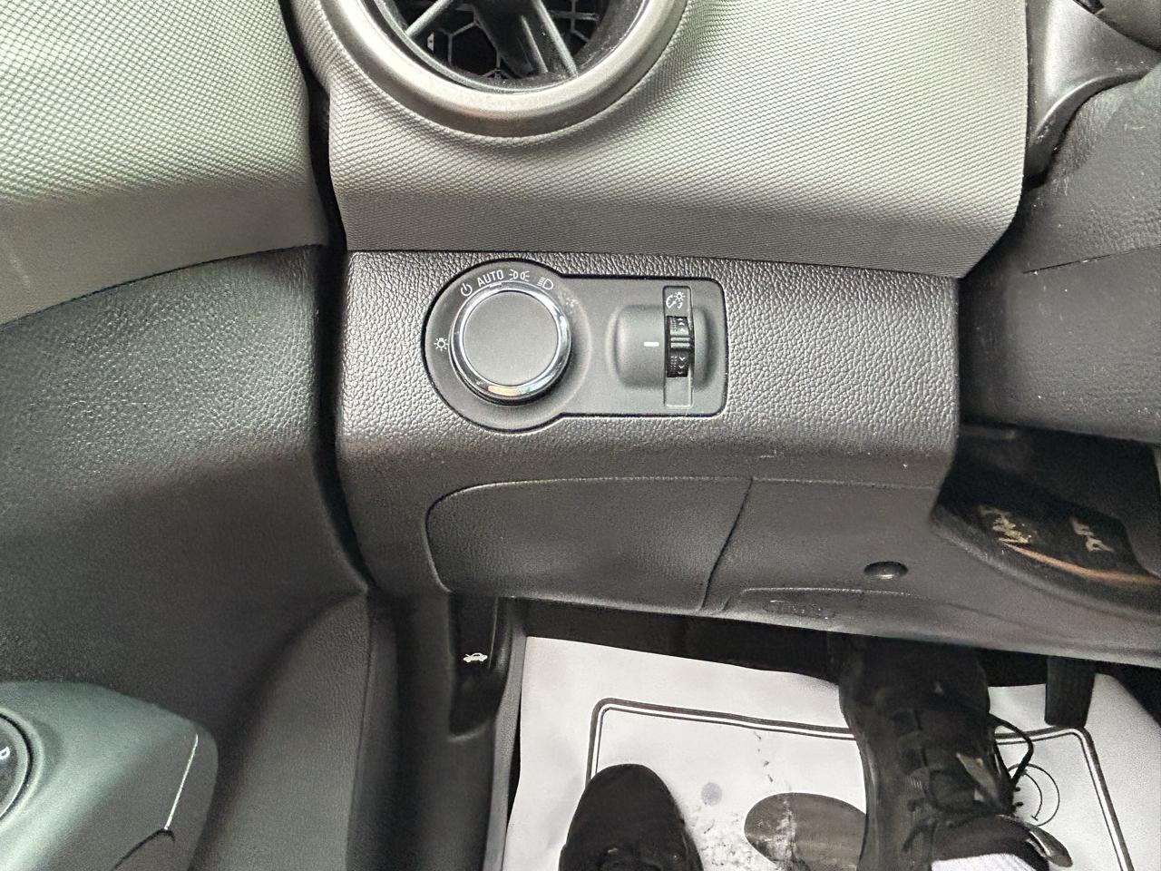 Chevrolet Sonic 4dr Sdn Auto LT 2015