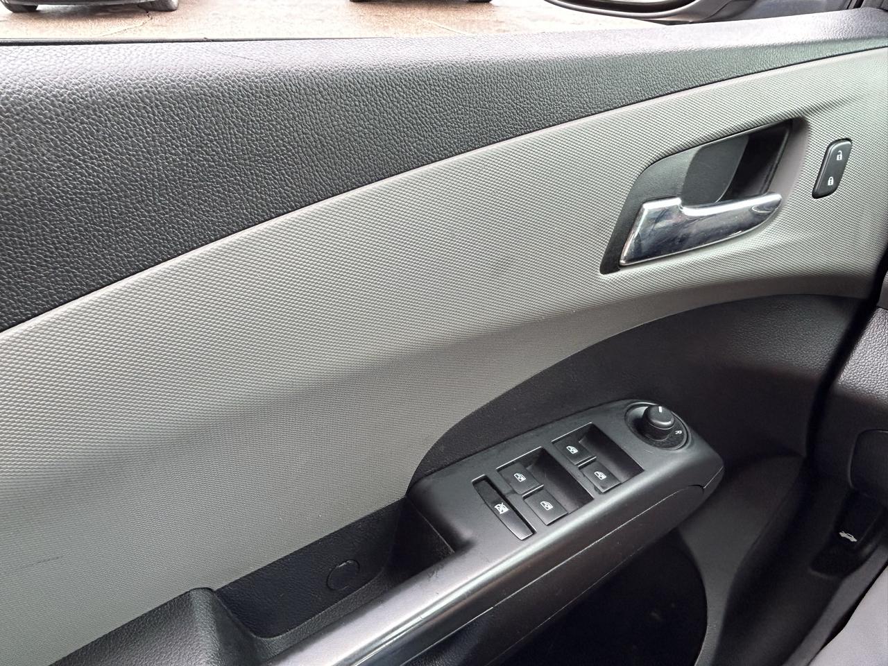 Chevrolet Sonic 4dr Sdn Auto LT 2015