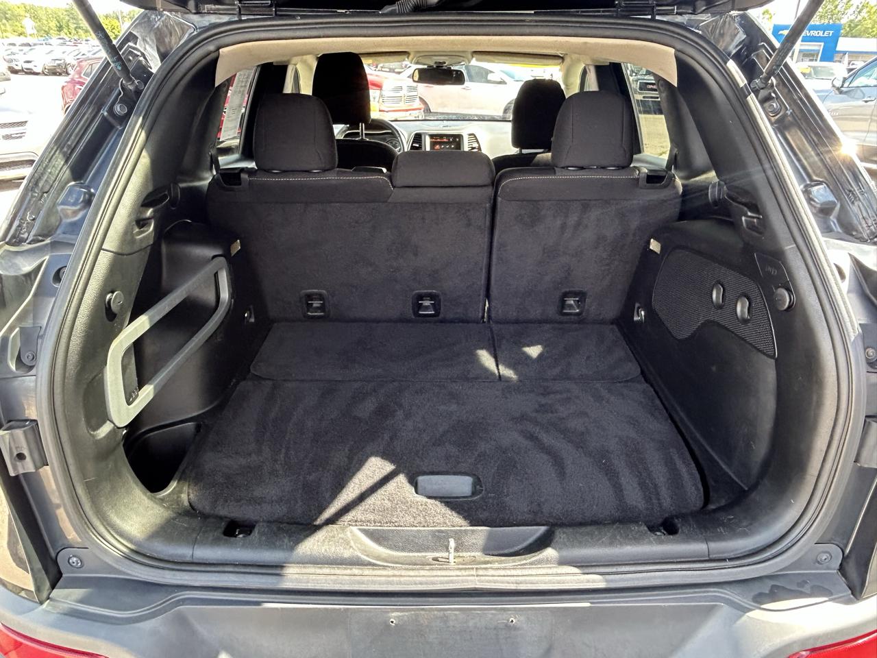 Jeep Cherokee 4WD 4dr Latitude 2016