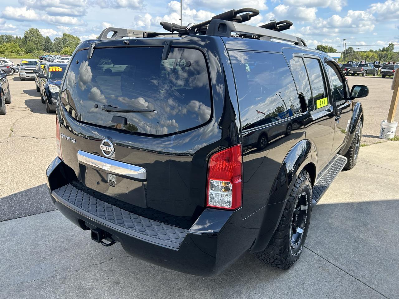 Nissan Pathfinder 4WD 4dr V6 S 2011