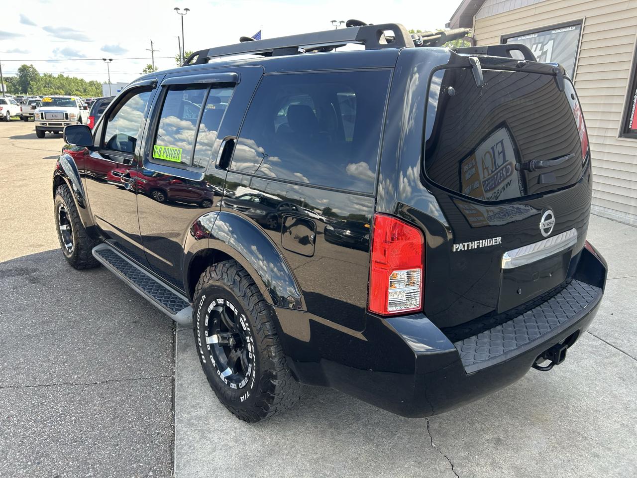 Nissan Pathfinder 4WD 4dr V6 S 2011