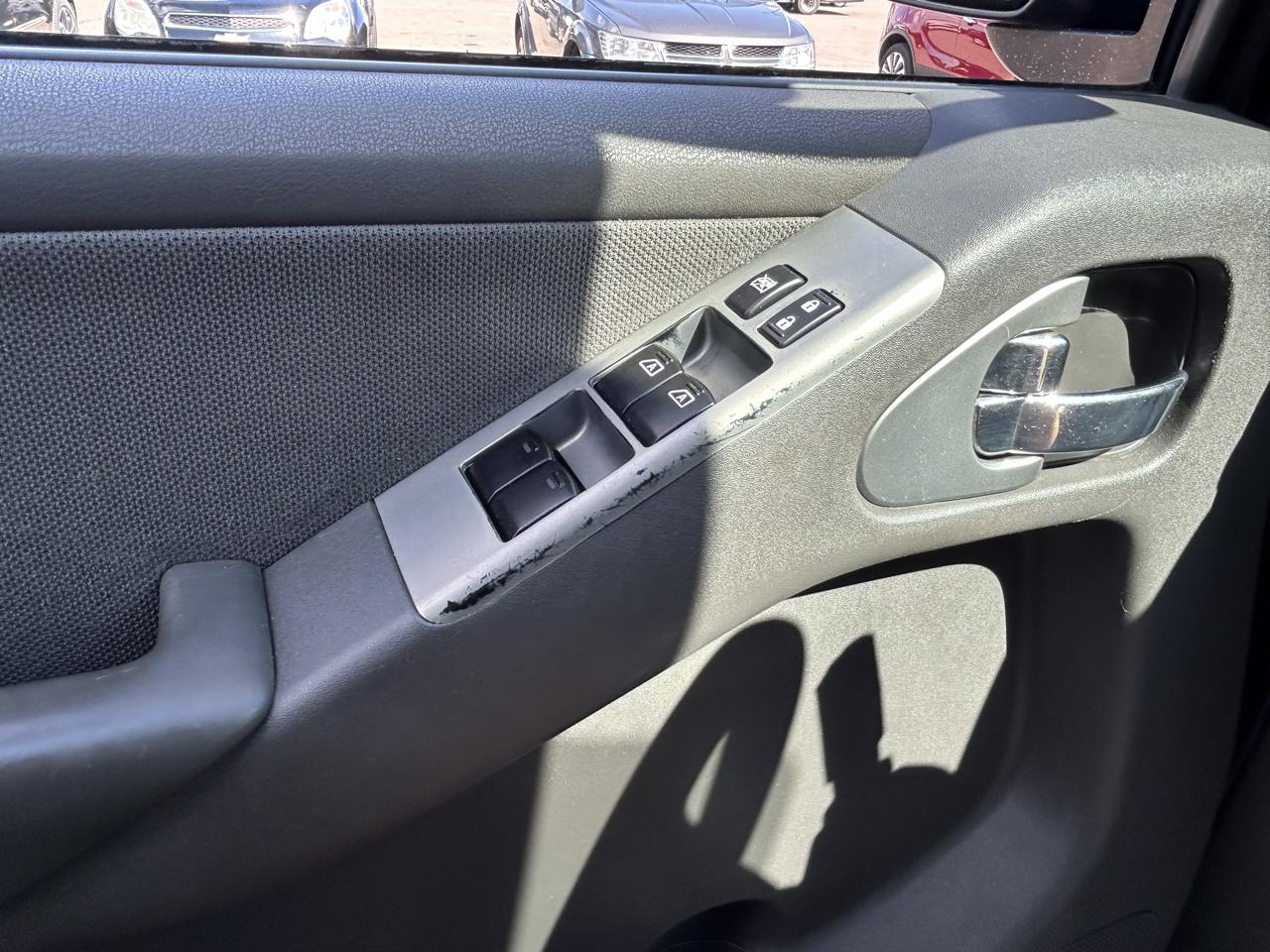 Nissan Pathfinder 4WD 4dr V6 S 2011