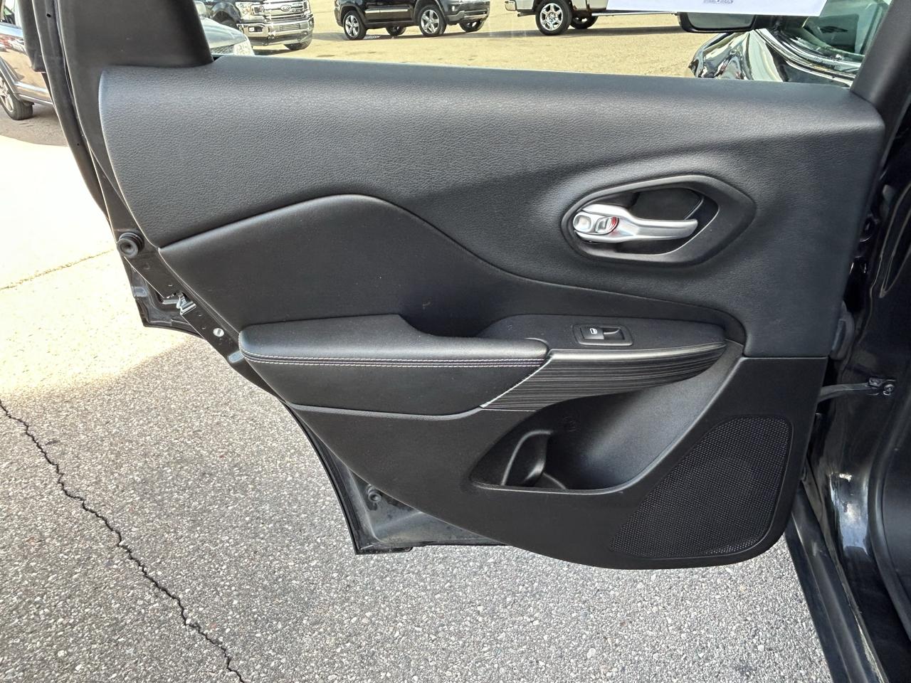 Jeep Cherokee FWD 4dr Limited 2015
