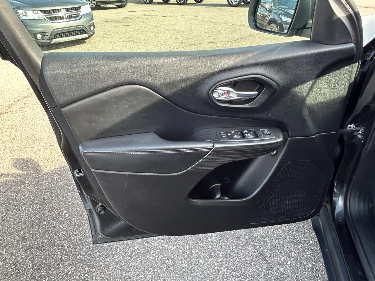 Jeep Cherokee FWD 4dr Limited 2015