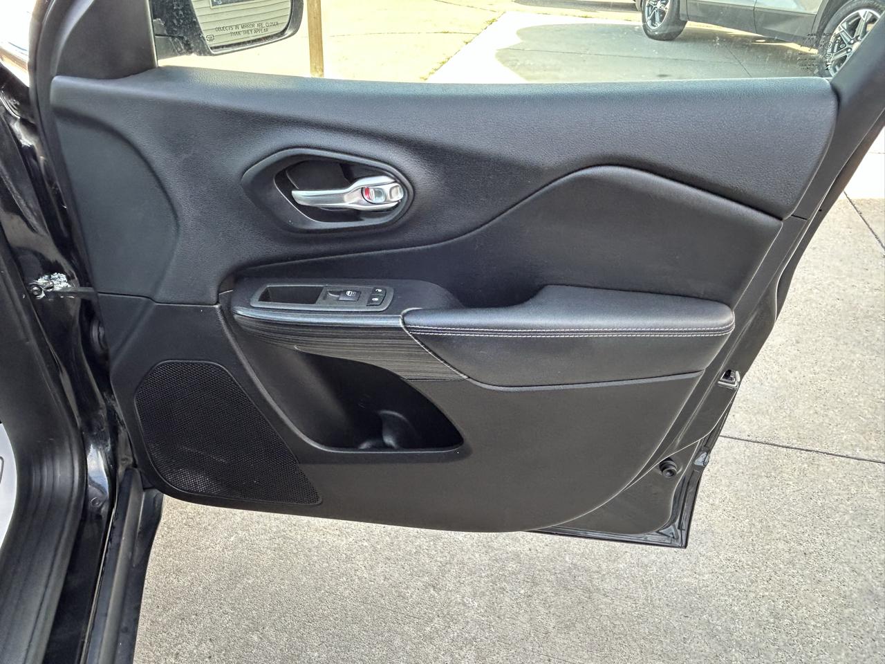 Jeep Cherokee FWD 4dr Limited 2015