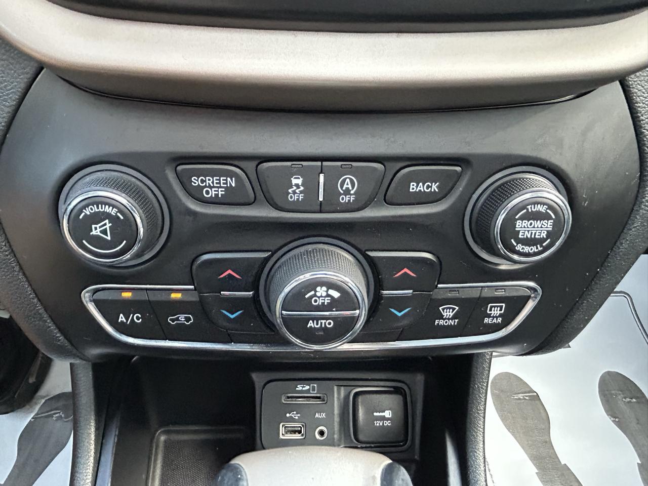 Jeep Cherokee FWD 4dr Limited 2015