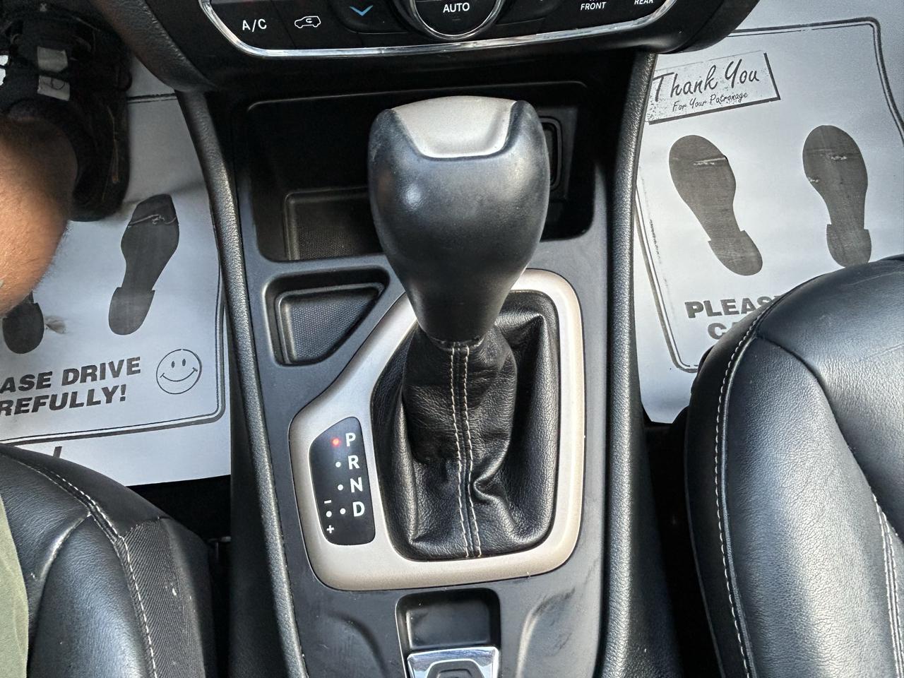 Jeep Cherokee FWD 4dr Limited 2015
