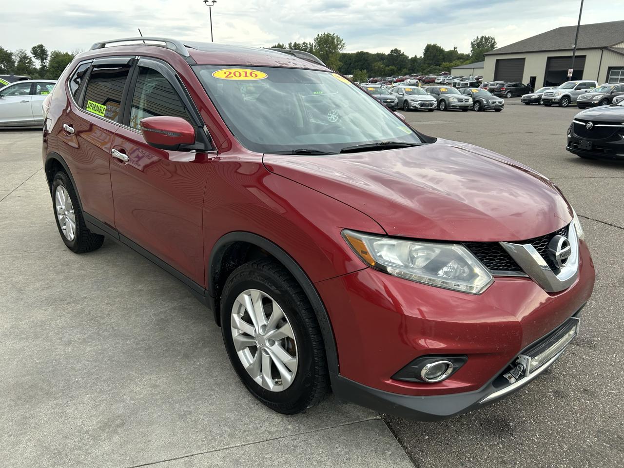 Nissan Rogue AWD 4dr SV 2016