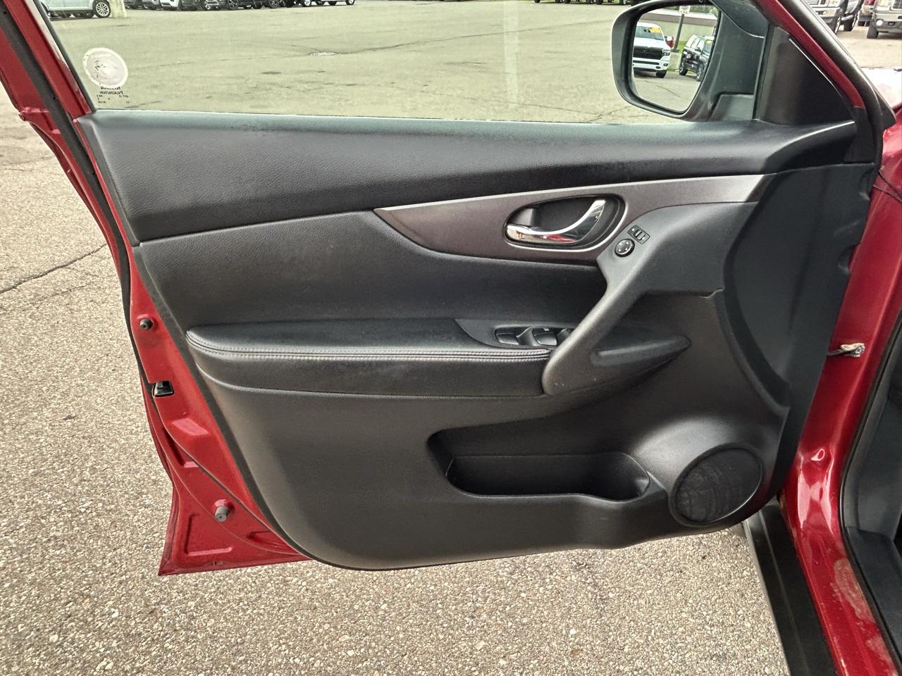Nissan Rogue AWD 4dr SV 2016