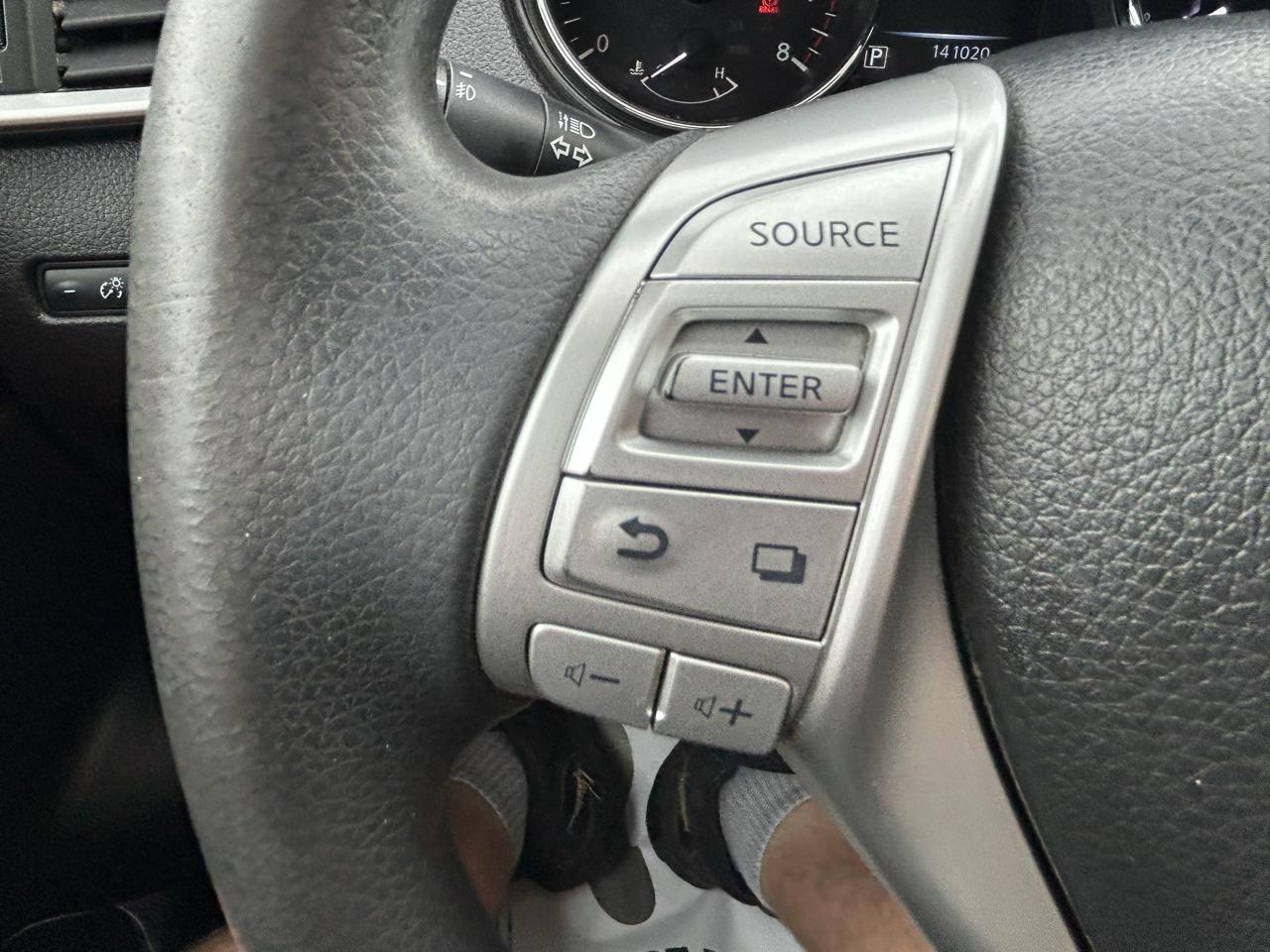 Nissan Rogue AWD 4dr SV 2016