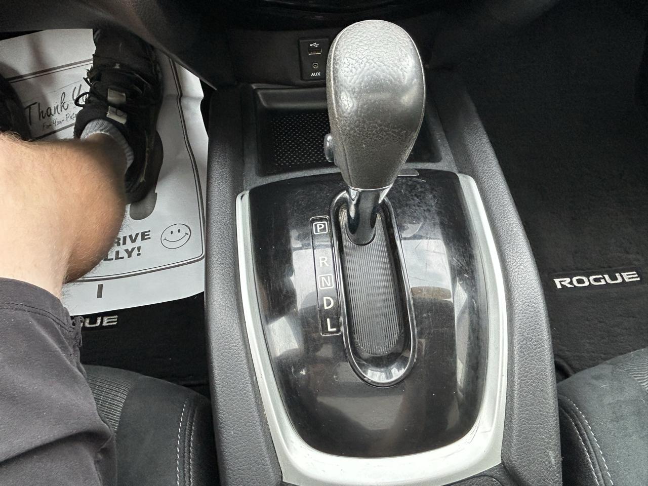 Nissan Rogue AWD 4dr SV 2016