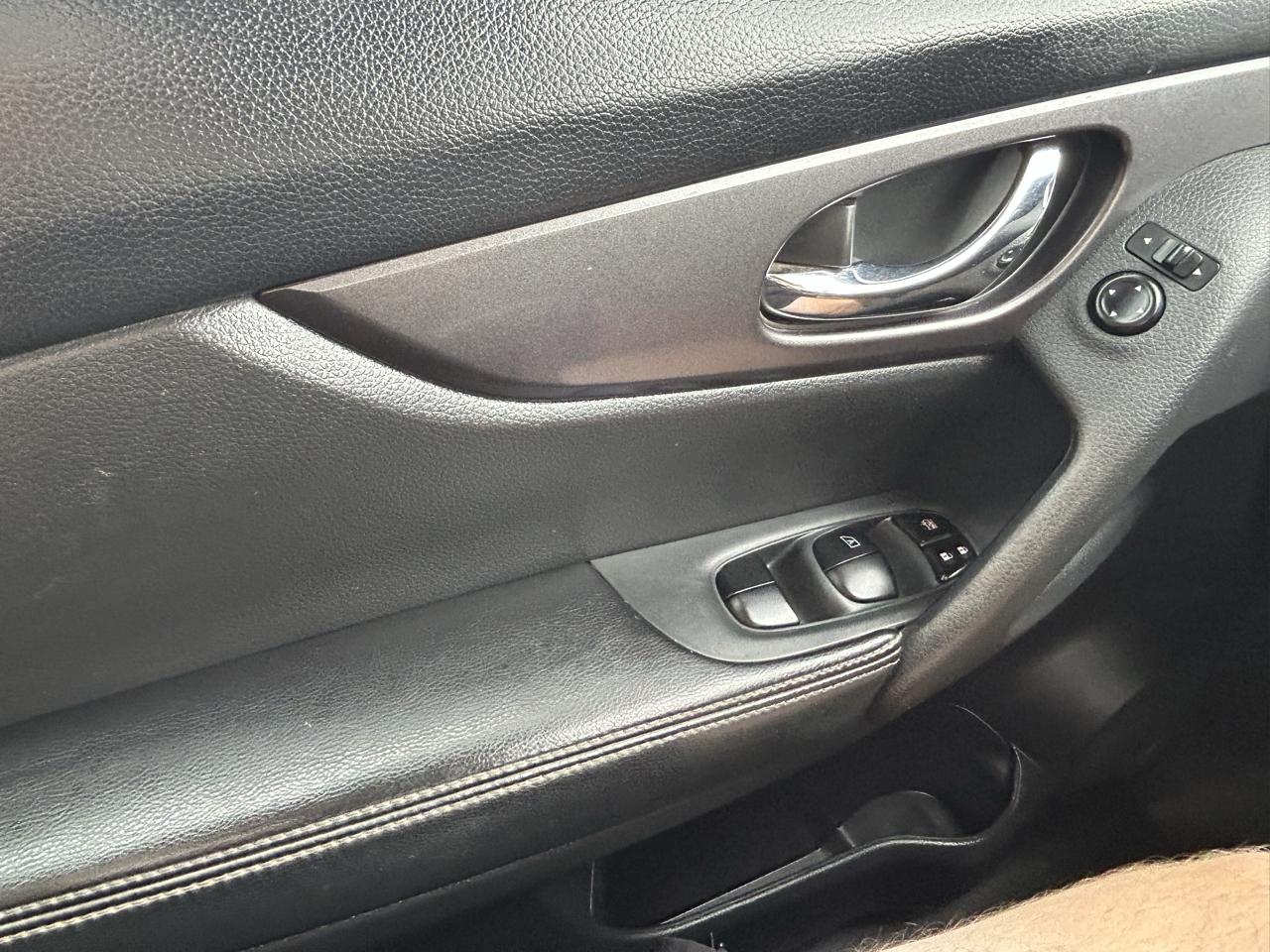 Nissan Rogue AWD 4dr SV 2016