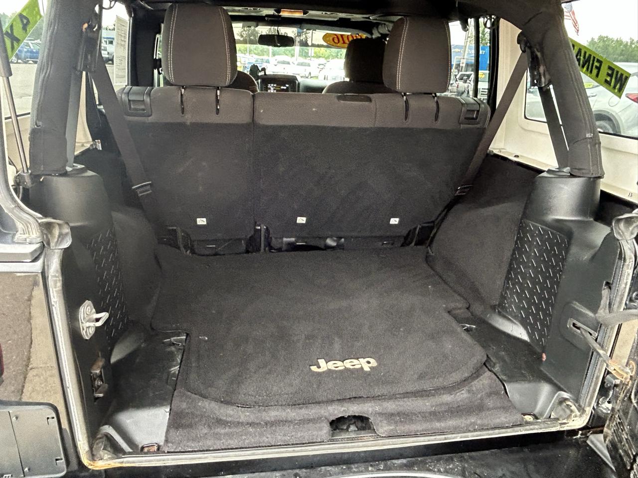 Jeep Wrangler Unlimited 4WD 4dr Sahara 2016