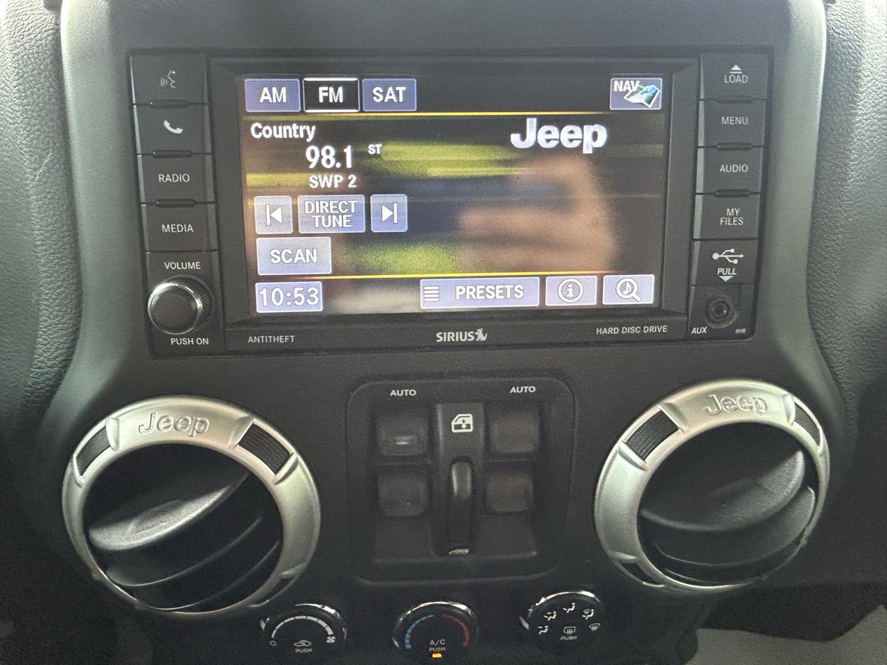 Jeep Wrangler Unlimited 4WD 4dr Sahara 2016
