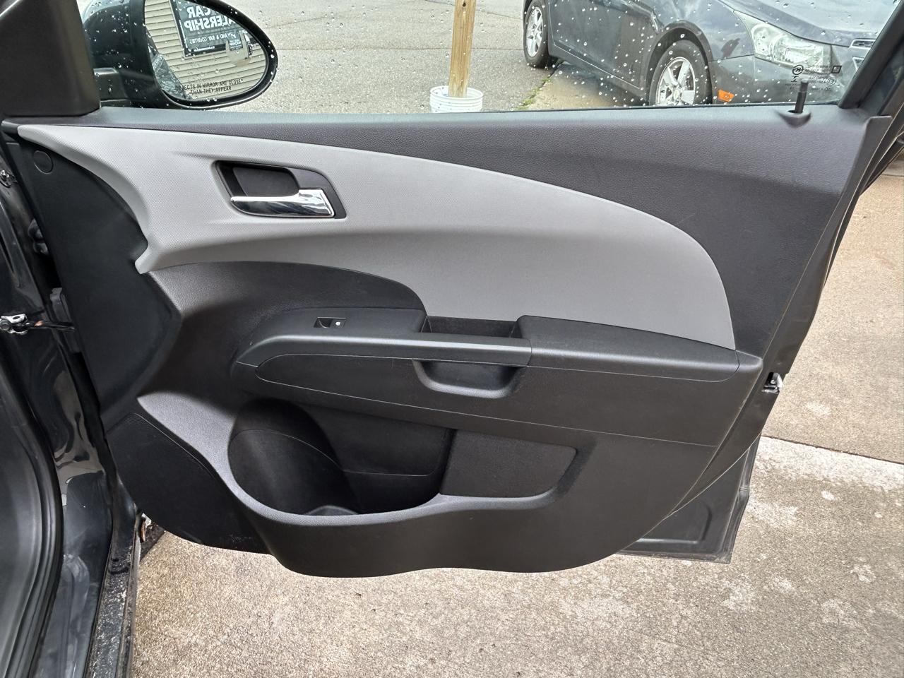 Chevrolet Sonic 4dr Sdn Auto LT 2014