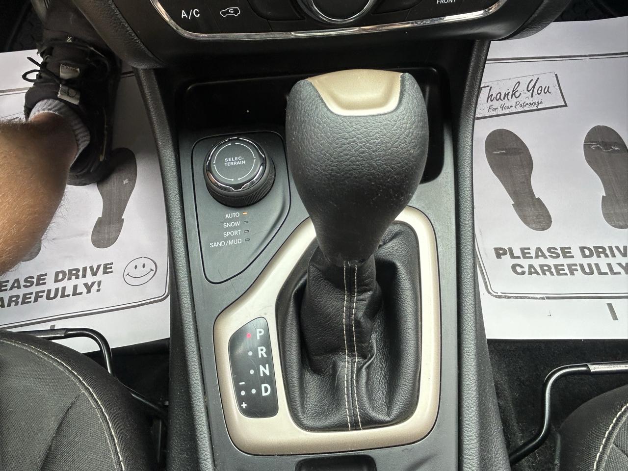 Jeep Cherokee 4WD 4dr Latitude 2015