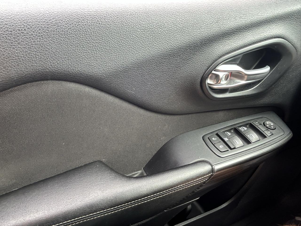Jeep Cherokee 4WD 4dr Latitude 2015