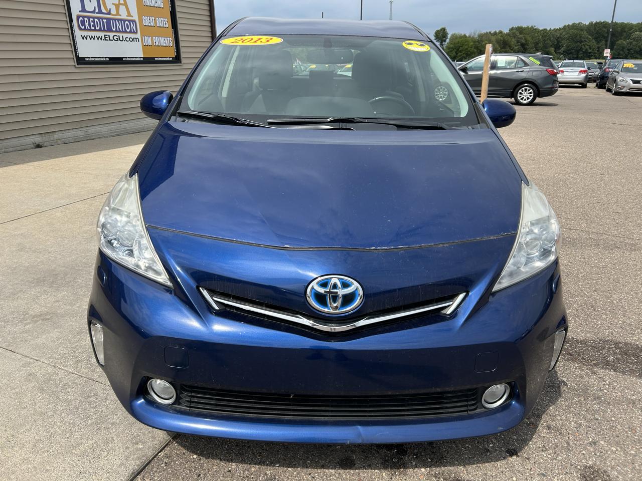Toyota Prius V 5dr Wgn Three (Natl) 2013